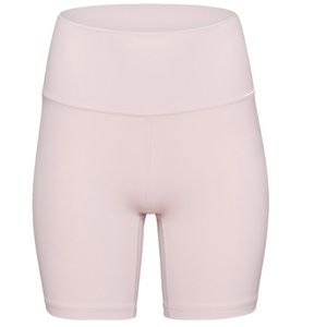Aritzia TNA TNALife 7” bike shorts XS pastel pink
